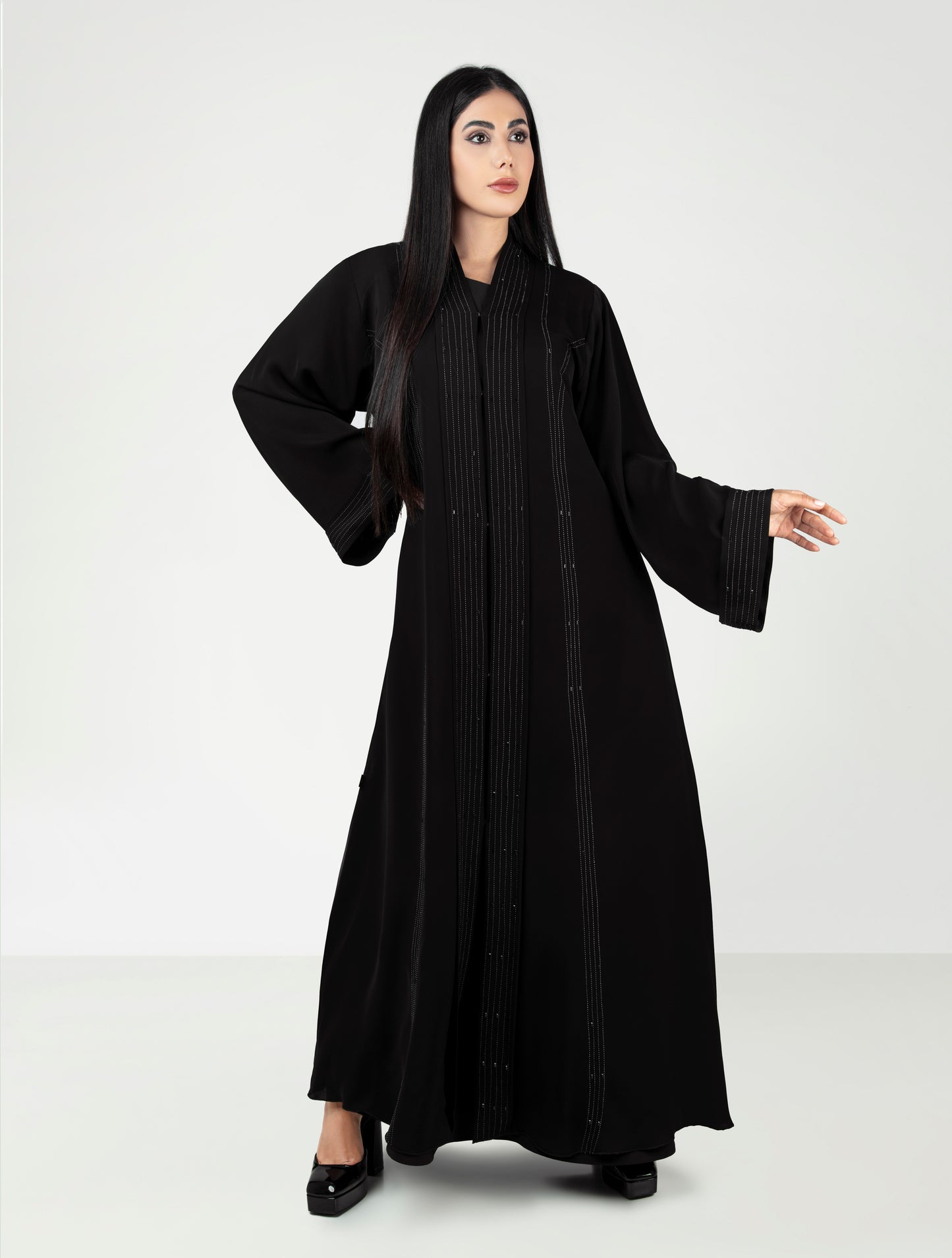 Front Design Detail Abaya