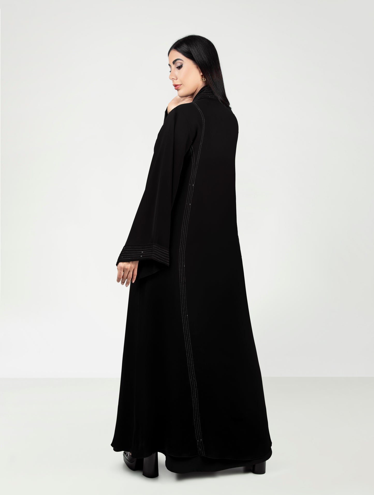 Front Design Detail Abaya