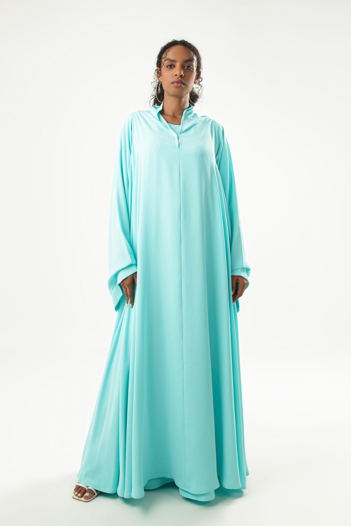 Close Abaya Design Cut